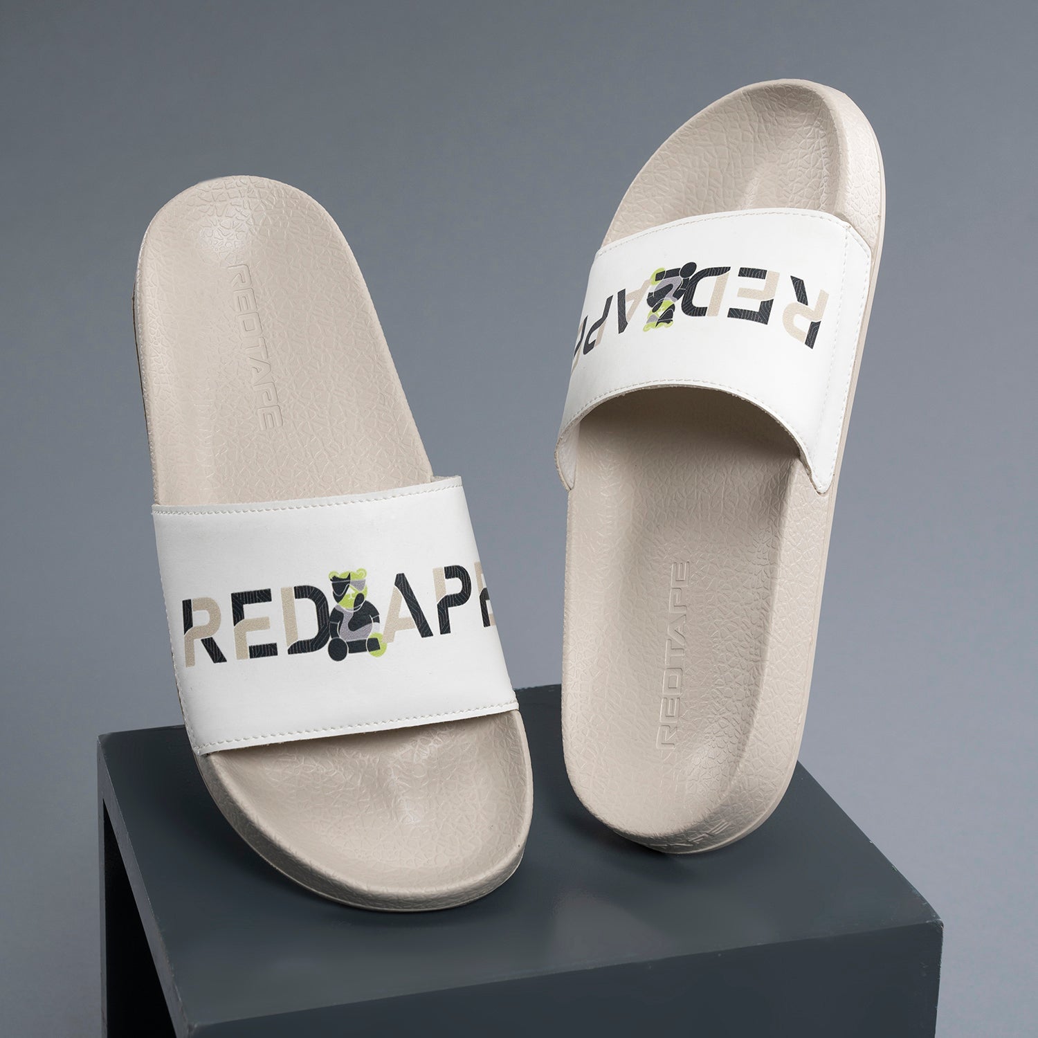 Sliders for Men Redtape