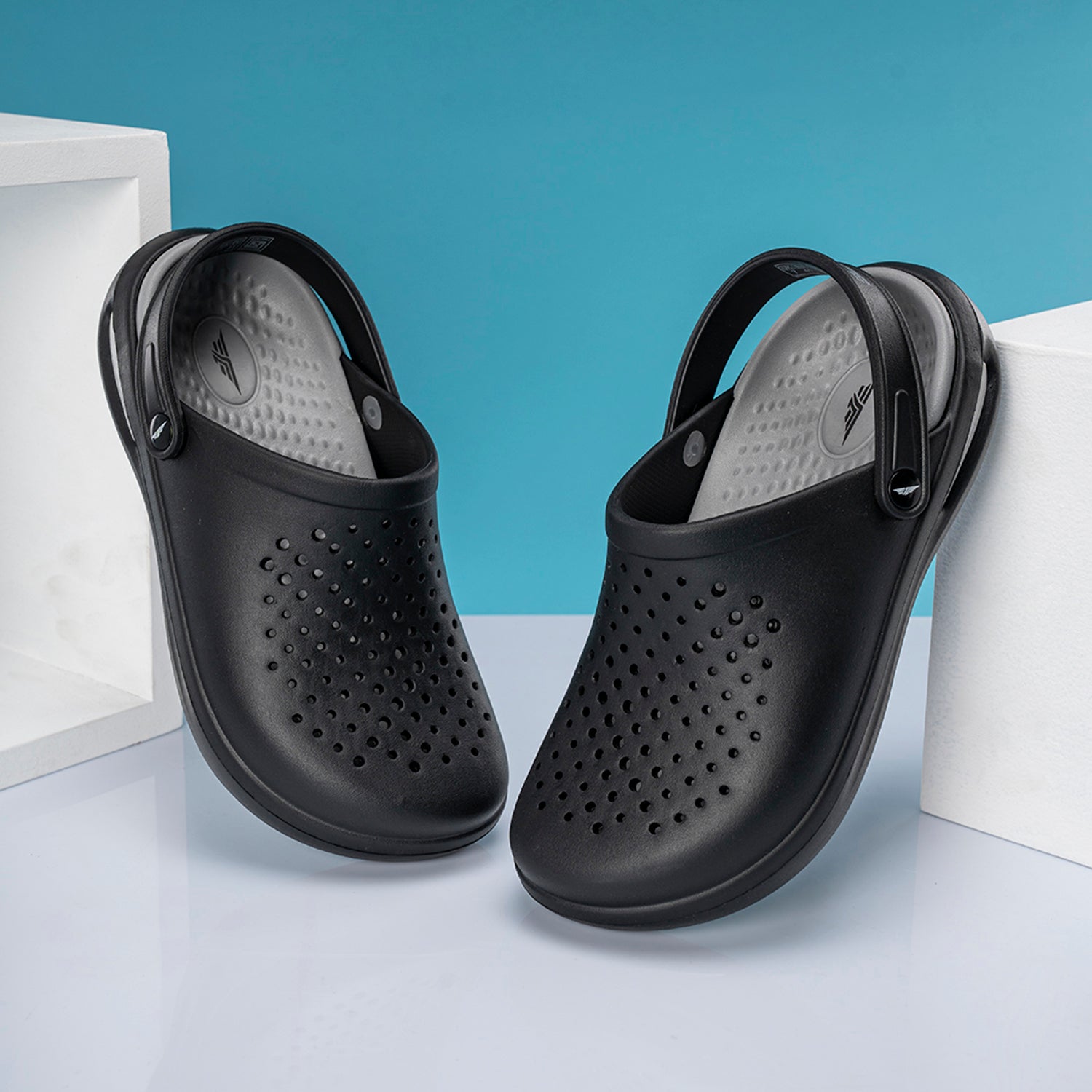 Clogs Sliders For Men Redtape - Main Image