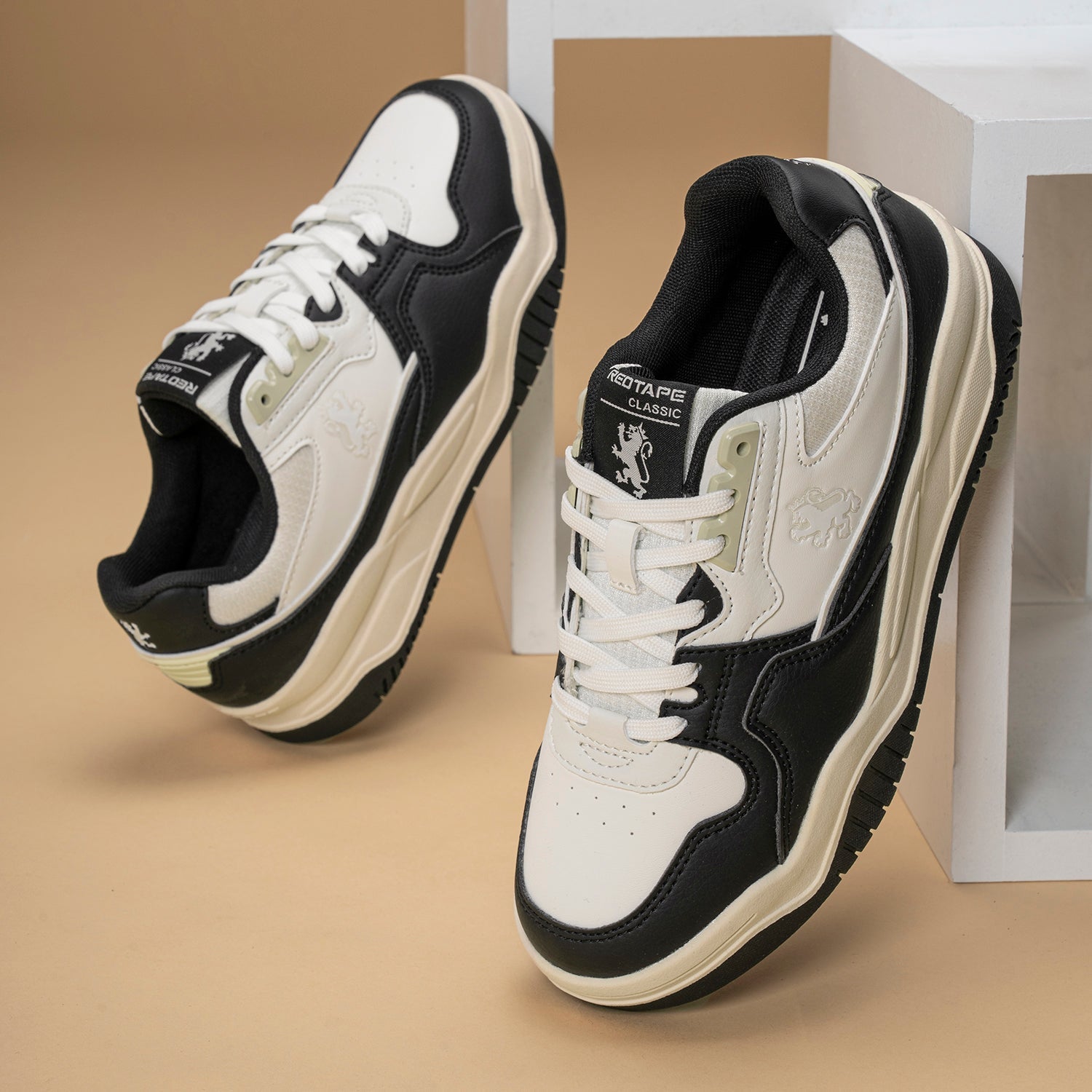 Women's Lifestyle Sneakers Redtape