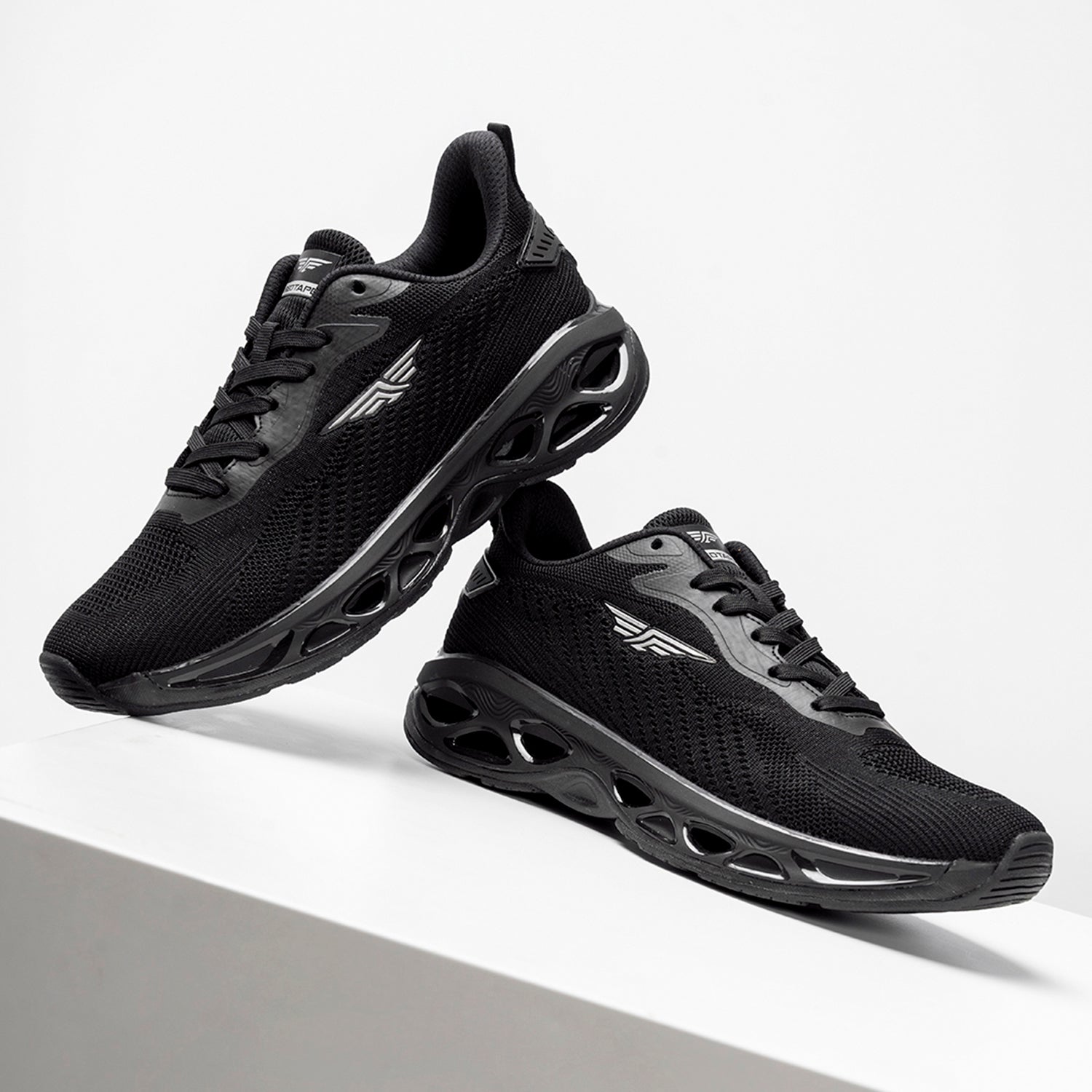 Athleisure Sports Shoes for Men Soft Cushioned Insole, Slip