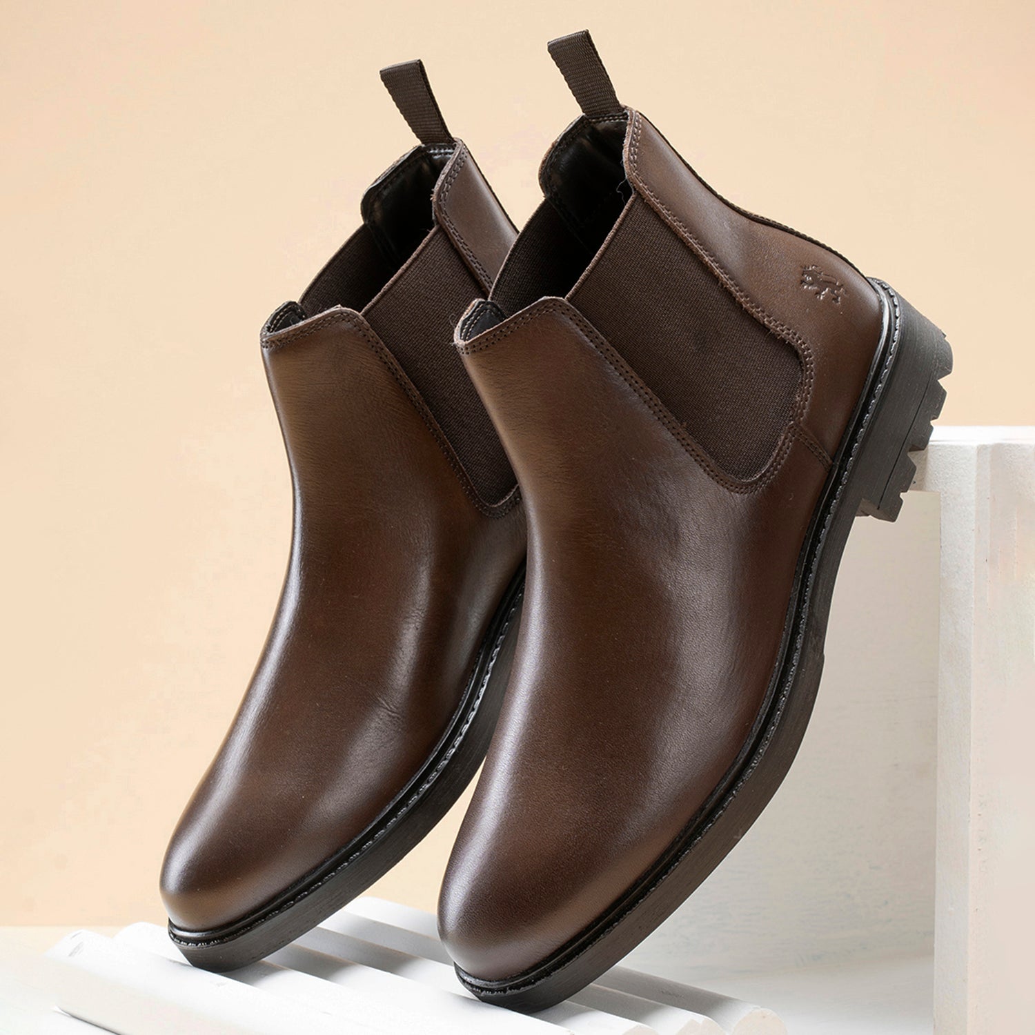 Men’s Chelsea Boots for Everyday Classic Appeal - Main Image