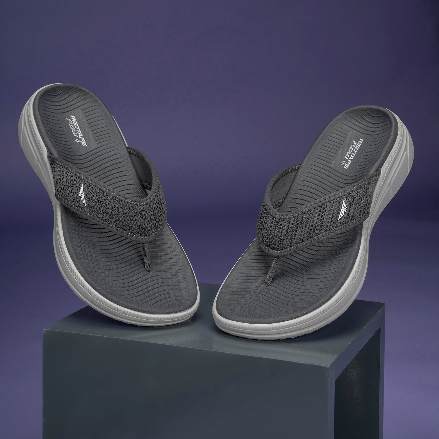 Casual Sports Sandal for Men Refined Round-Toe Shape with a