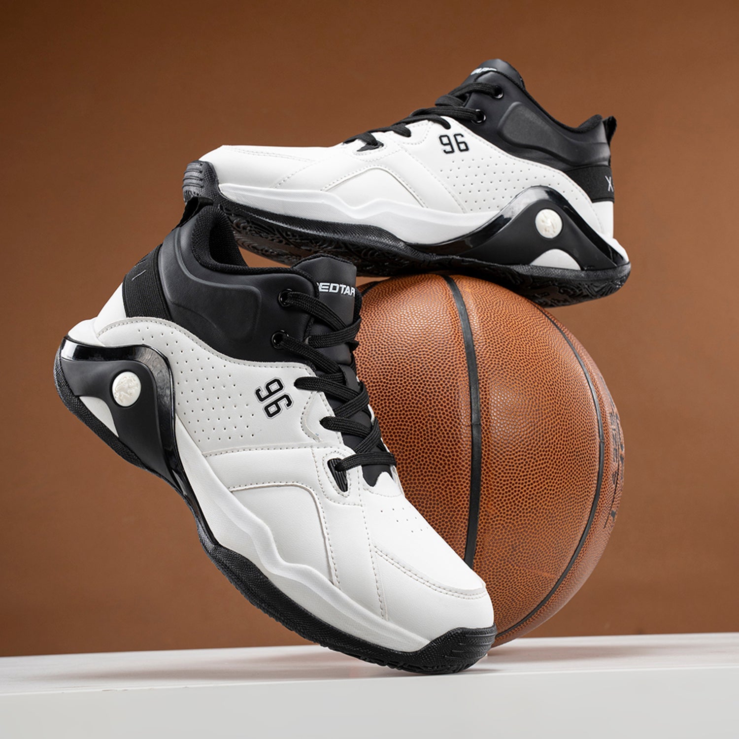 Black/White