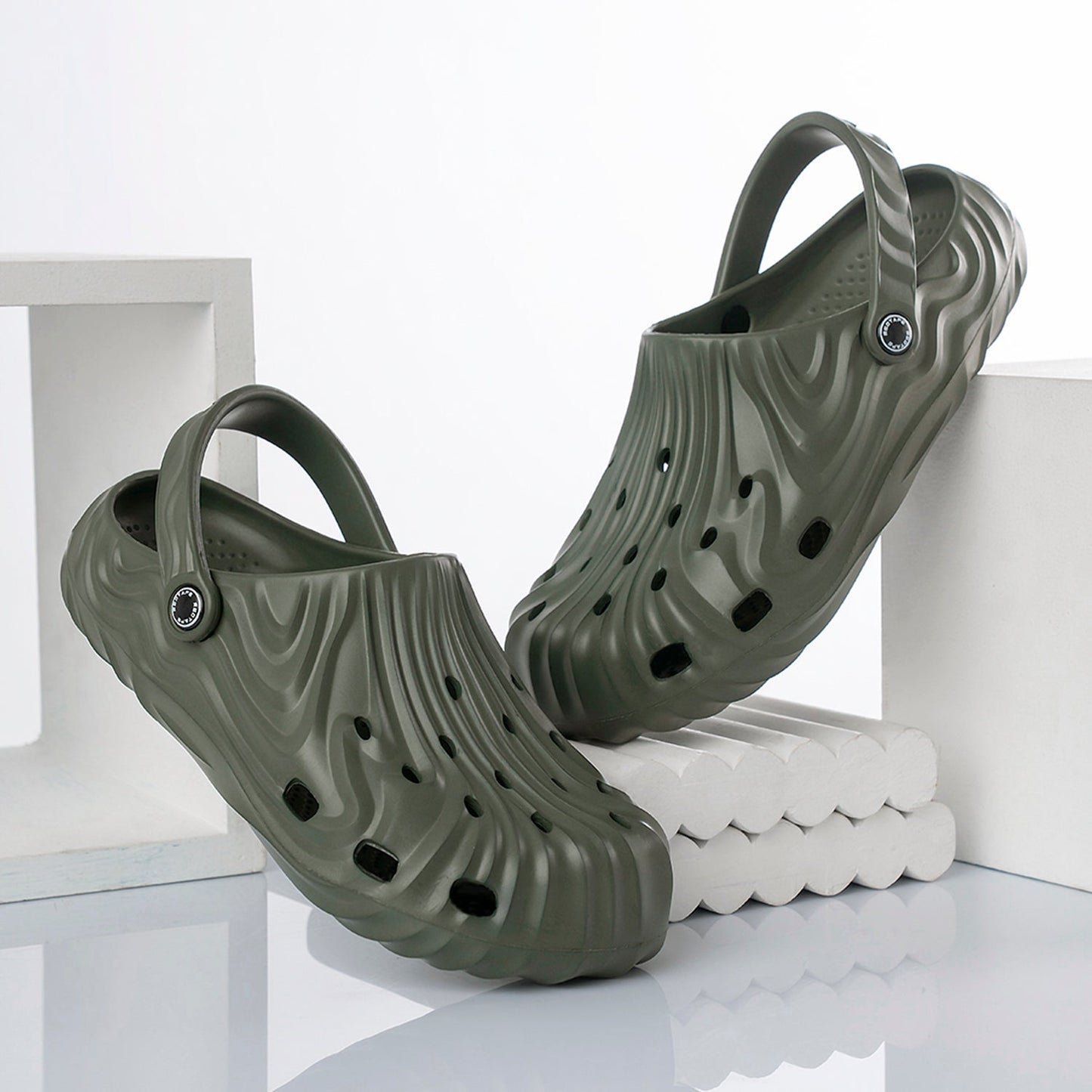 Clogs for Men for Casual Poolside Comfort