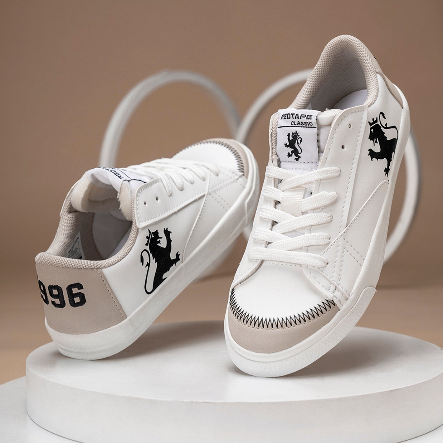 Beige/White