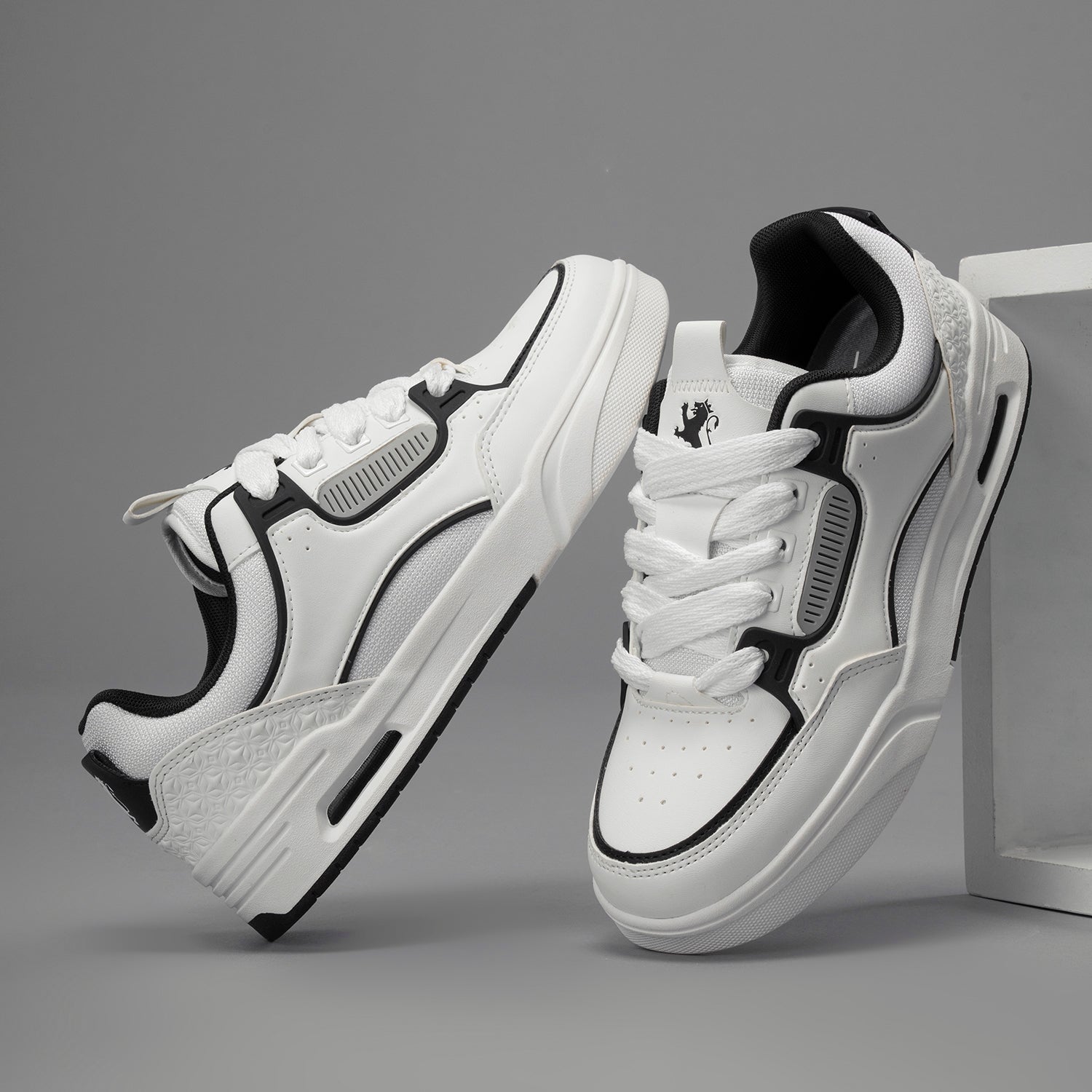 Black/White