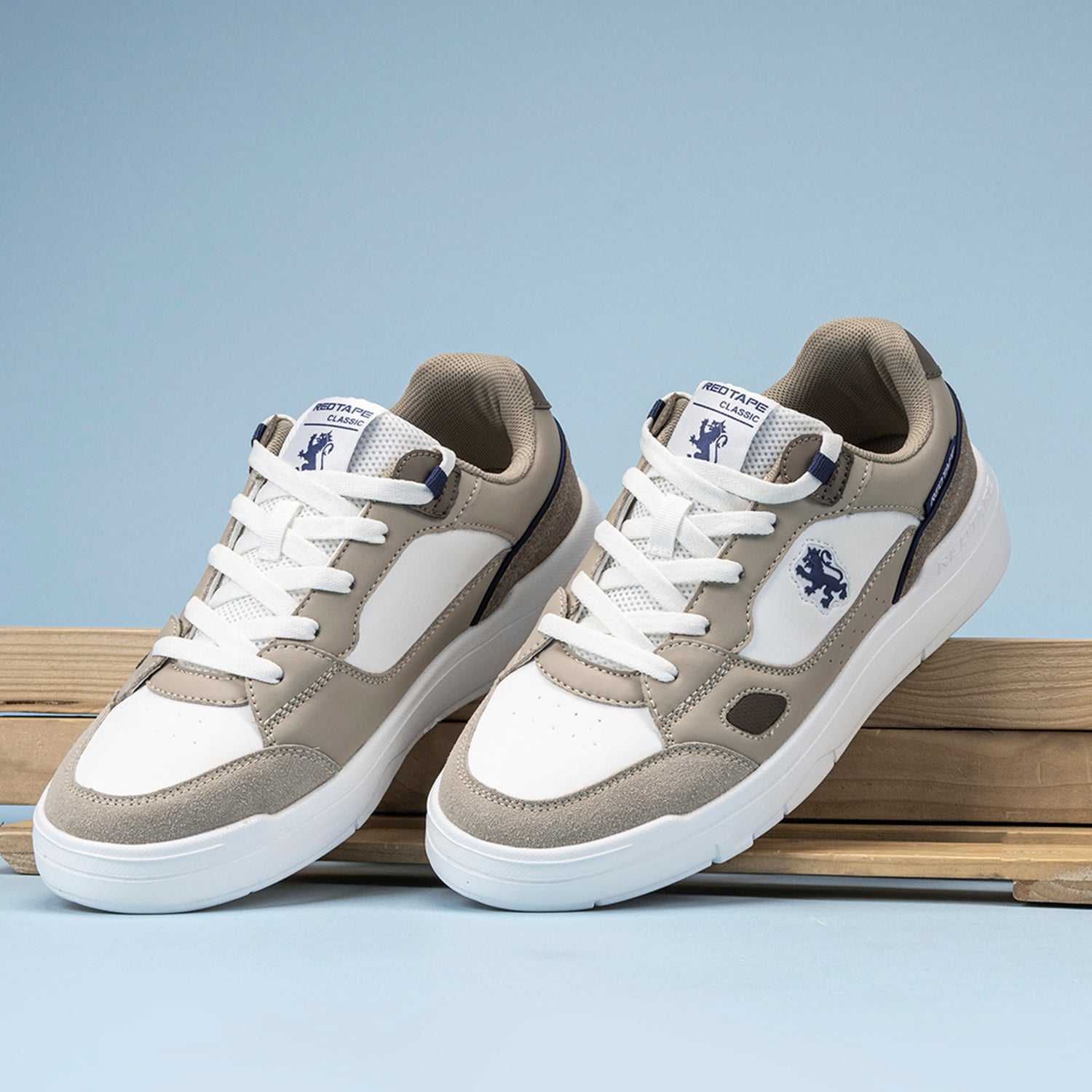 Beige/White
