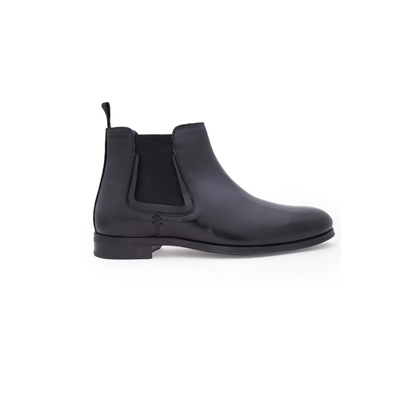 RedTape Men Black Genuine Leather ChelSea Boots