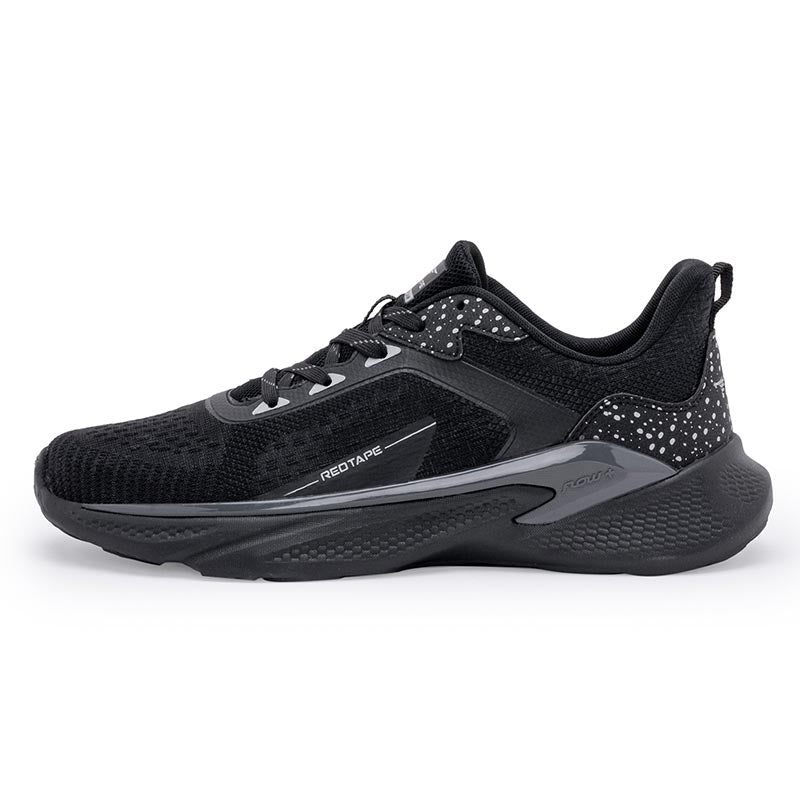 Black slip sales resistant nike shoes