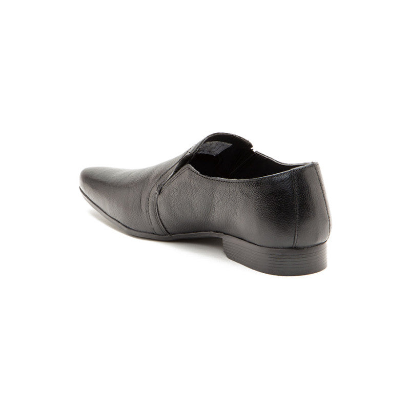 RedTape Men Black Slip On Shoes